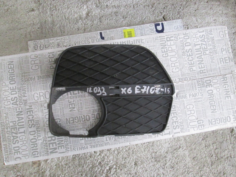 Решетка в бампер левая BMW X6 E71 2007-2014 на BMW X6 E71