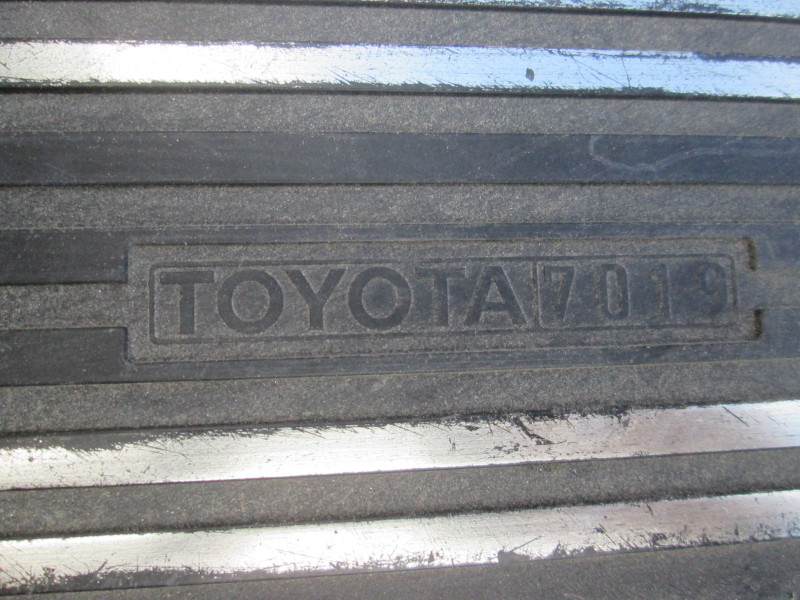 Корпус воздушного фильтра Lexus IS I (XE10) 1998-2005 на Lexus IS I (XE10)