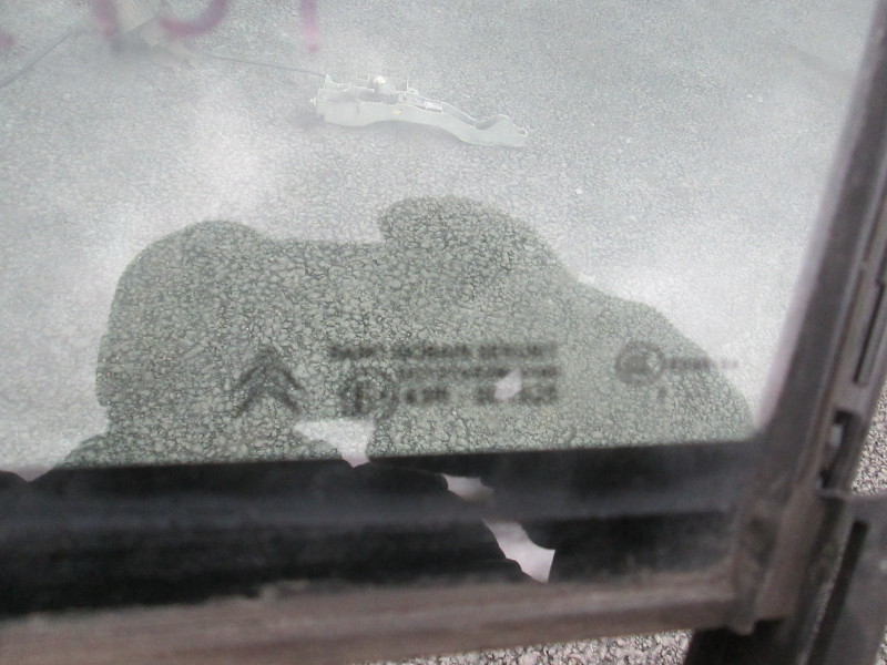 Форточка передней левой двери Citroen C4 I 2004-2011 на Citroen C4 I
