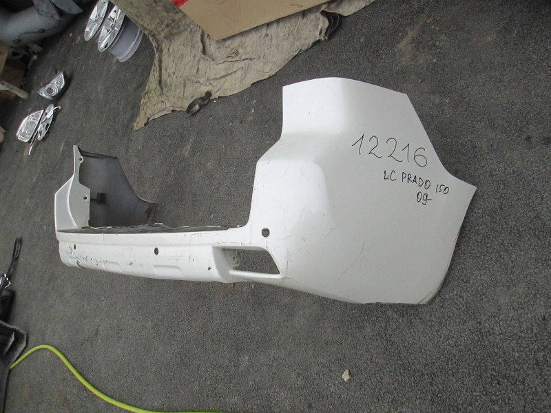 Бампер задний Toyota Land Cruiser Prado 150 2009-2013 на Toyota Land Cruiser Prado 150