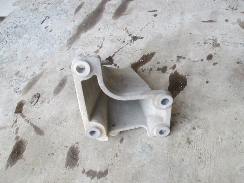 Кронштейн двигателя Suzuki Grand Vitara  2005-2008 на Suzuki Grand Vitara 