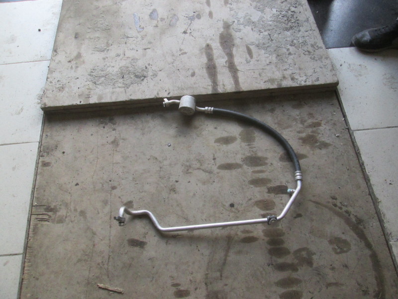 Трубка кондиционера Suzuki Grand Vitara  2005-2008 на Suzuki Grand Vitara 