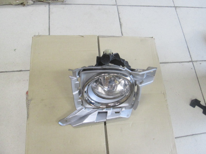 Фара противотуманная правая Toyota Land Cruiser 200 2007-2012 на Toyota Land Cruiser 200