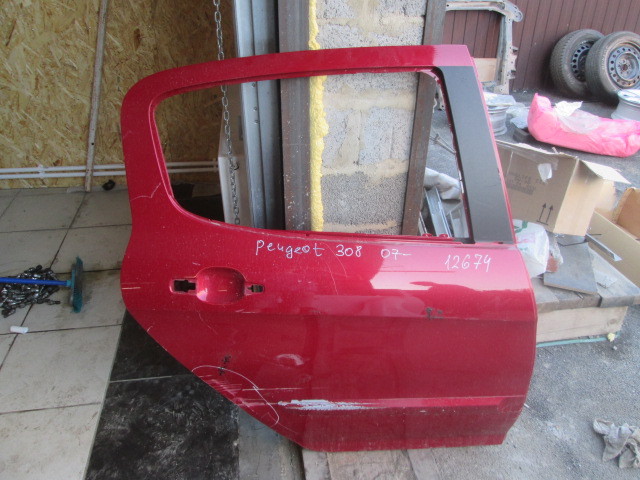 Дверь задняя правая Peugeot 308 2008-2011 на Peugeot 308