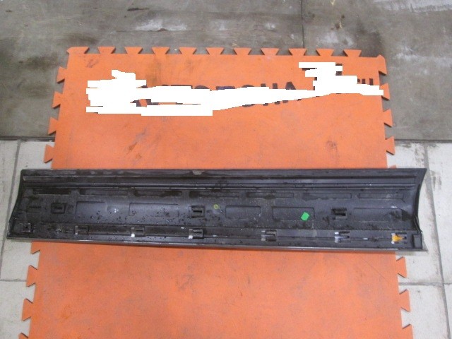 Накладка двери задней Volkswagen Touareg 2 2010-2014 на Volkswagen Touareg 2