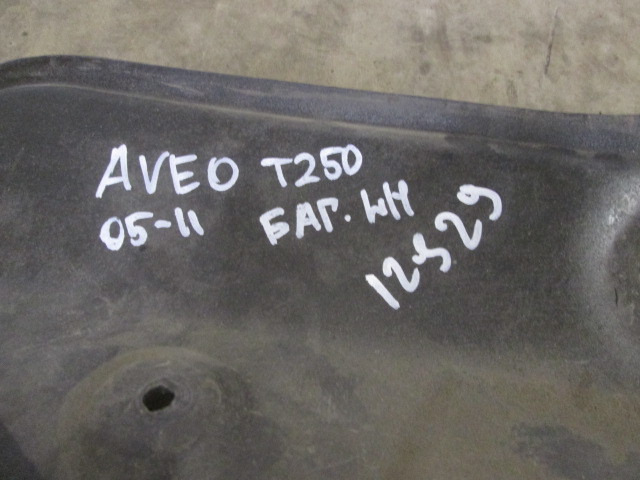 Обшивка багажника Chevrolet Aveo T250 2006-2012 на Chevrolet Aveo T250