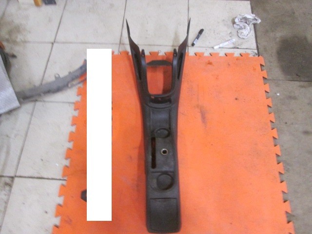 Консоль центральная на Citroen C4 I 2004-2014 на Citroen C4 I