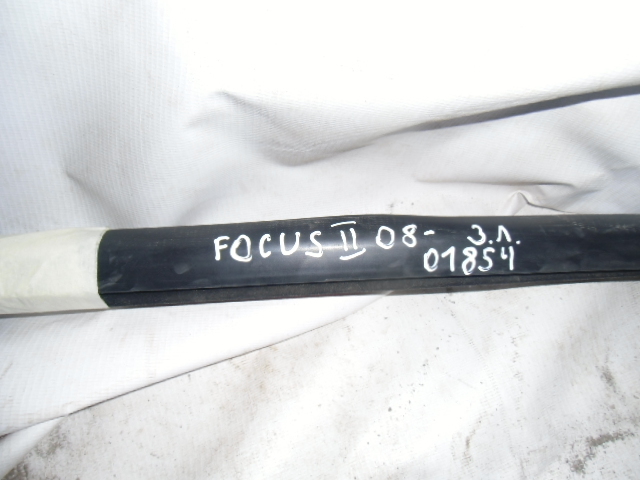 Уплотнитель стекла двери Ford Focus 2 2005-2008 на Ford Focus 2
