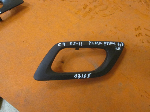 Накладка ручки внутренней Citroen C4 I 2004-2014 на Citroen C4 I