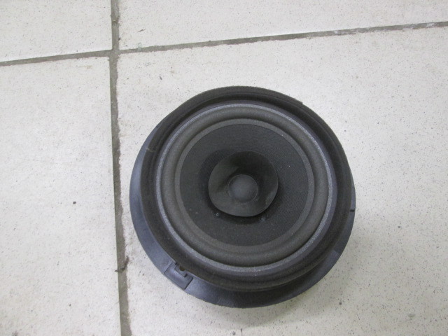 Динамик Suzuki Grand Vitara  2005-2008 на Suzuki Grand Vitara 