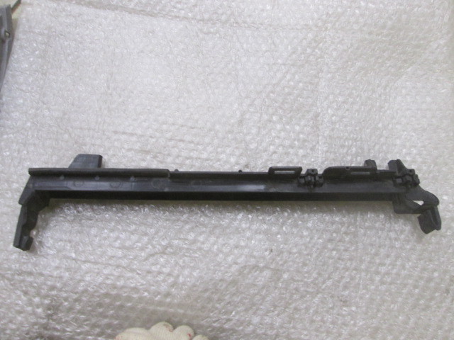 Кронштейн радиатора Mercedes-Benz C-Class W204 2006-2011 на Mercedes-Benz C-Class W204