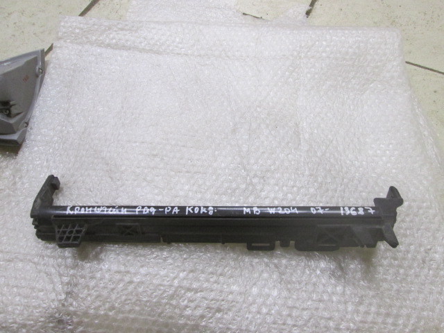 Кронштейн радиатора Mercedes-Benz C-Class W204 2006-2011 на Mercedes-Benz C-Class W204