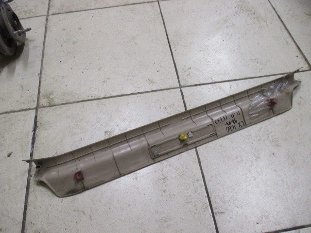 Накладка порога (внутренняя) Lexus LX  1998-2002 на Lexus LX 