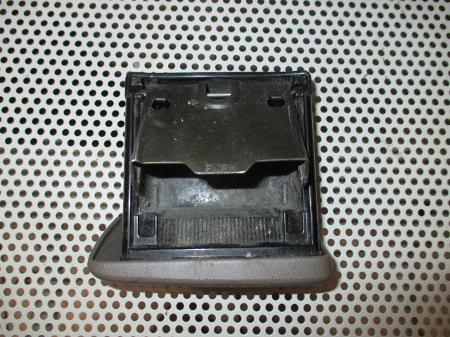 Пепельница Lexus LX  1998-2002 на Lexus LX 