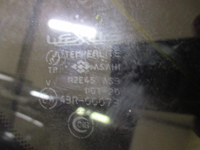 Стекло двери передней правой Lexus LX  1998-2002 на Lexus LX 
