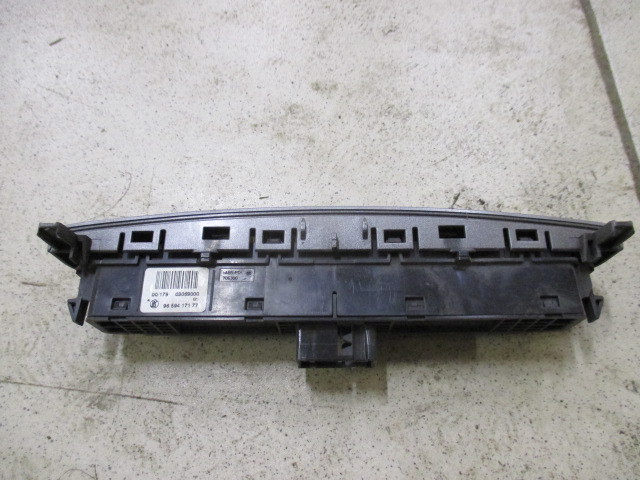 Кнопка аварийной сигнализации Peugeot 308 2008-2011 на Peugeot 308