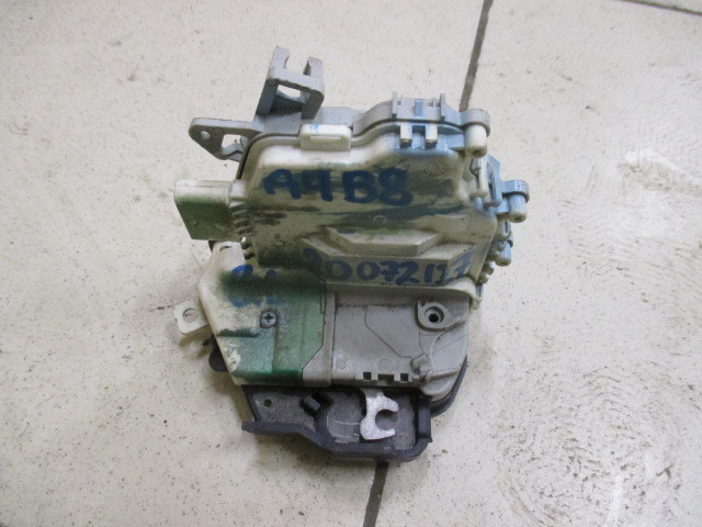 Замок двери задней левой Audi A4 (B8) 2007-2011 на Audi A4 (B8)