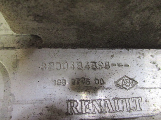 Усилитель заднего бампера Renault Megane 2 2002-2006 на Renault Megane 2