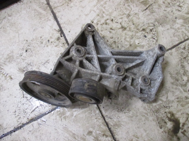 Кронштейн генератора Renault Megane 2 2002-2006 на Renault Megane 2