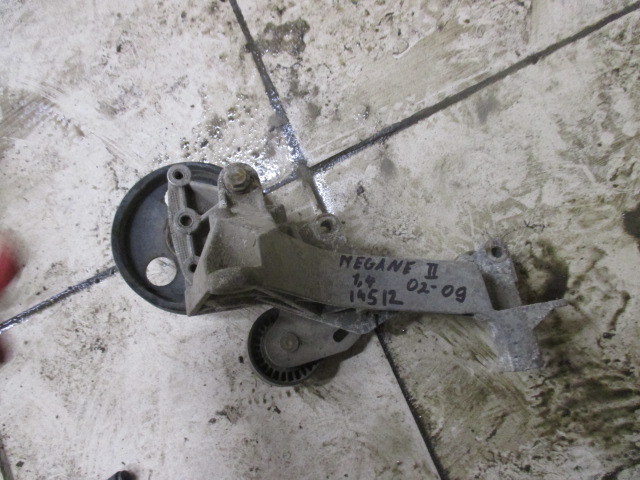 Кронштейн генератора Renault Megane 2 2002-2006 на Renault Megane 2
