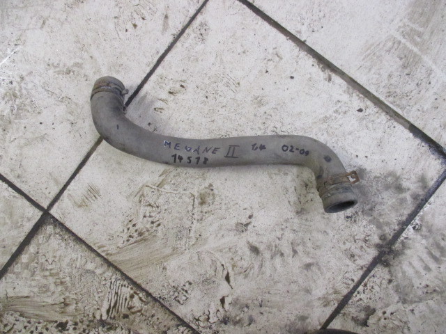 Патрубок Renault Megane 2 2002-2006 на Renault Megane 2