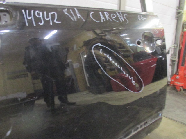 Дверь передняя левая Kia Carens UN 2006-2012 на Kia Carens UN