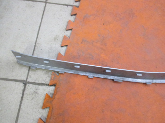 Накладка на порог (наружная) Renault Duster  2010-2015 769524766R на Renault Duster 