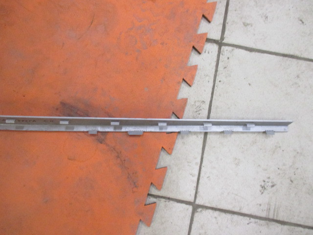 Накладка на порог (наружная) Renault Duster  2010-2015 769524766R на Renault Duster 