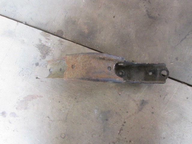 Кронштейн подножки Toyota Land Cruiser 200 2007-2012 на Toyota Land Cruiser 200