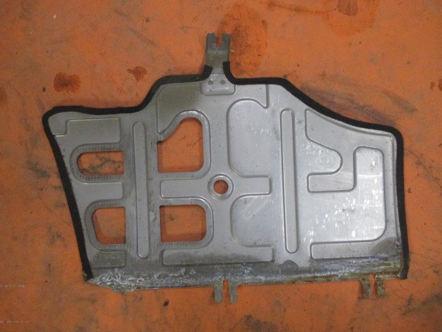 Крышка блока предохранителей Kia Sorento (BL) 2002-2006 на Kia Sorento (BL)