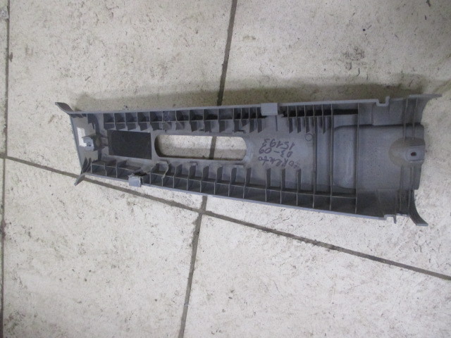 Обшивка стойки Kia Sorento (BL) 2002-2006 на Kia Sorento (BL)