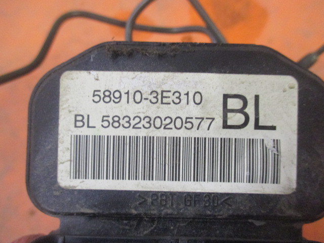 Блок ABS (насос) Kia Sorento (BL) 2002-2006 на Kia Sorento (BL)