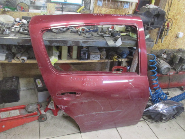 Дверь задняя правая Renault Sandero  2009-2014 на Renault Sandero 
