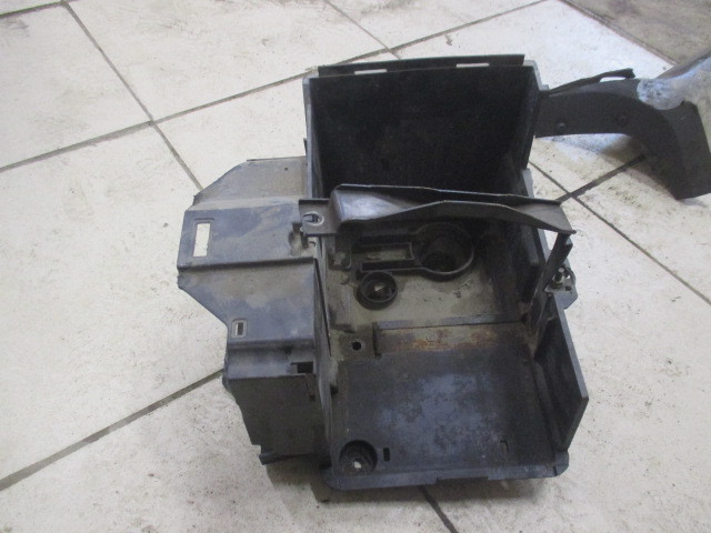 Крепление АКБ (корпус подставка) Ford Focus 2 2005-2008 на Ford Focus 2