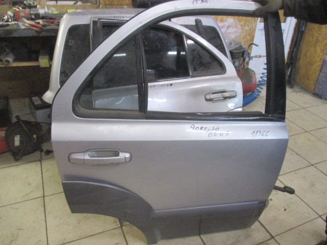 Дверь задняя правая Kia Sorento (BL) 2002-2006 на Kia Sorento (BL)