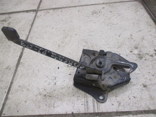 Замок капота Kia Sorento (BL) 2002-2006 на Kia Sorento (BL)