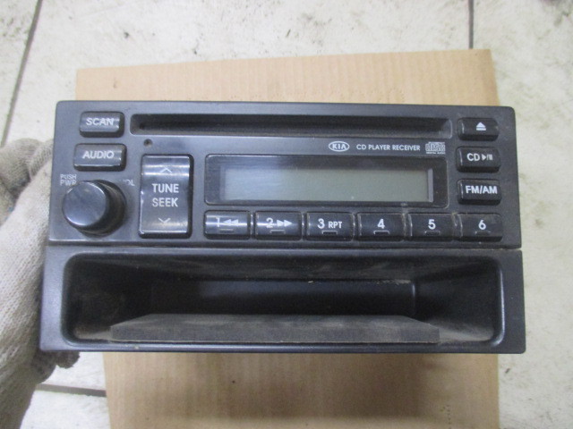 Магнитола Kia Sorento (BL) 2002-2006 на Kia Sorento (BL)