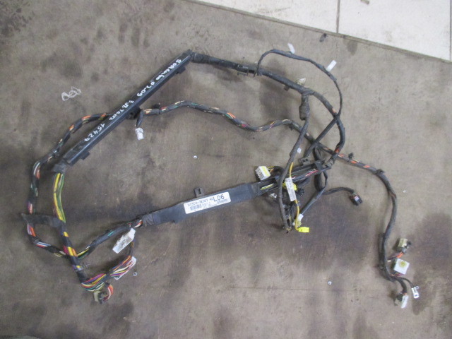 Проводка боковая левая (коса) Kia Sorento (BL) 2002-2006 на Kia Sorento (BL)