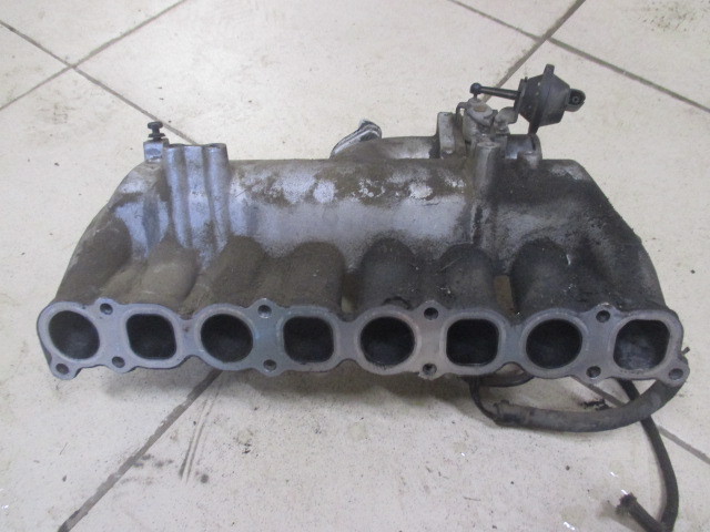 Коллектор впускной Kia Sorento (BL) 2002-2006 на Kia Sorento (BL)