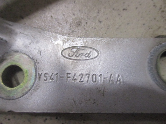 Петля крышки багажника правая с амортизатором седан Ford Focus 2 2005-2008 на Ford Focus 2