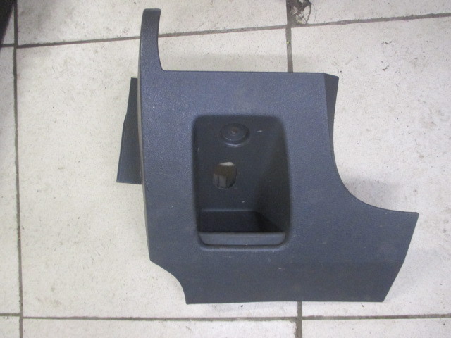 Обшивка салона Ford Focus 2 2005-2008 VP4M5XA044A на Ford Focus 2