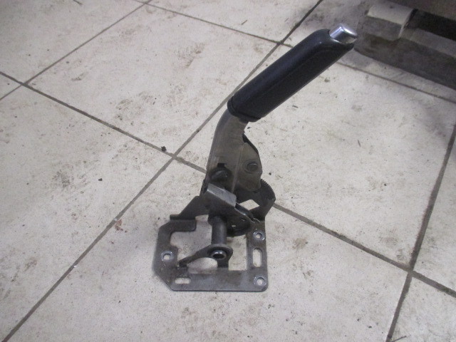 Рычаг стояночного тормоза Ford Focus 2 2005-2008 на Ford Focus 2
