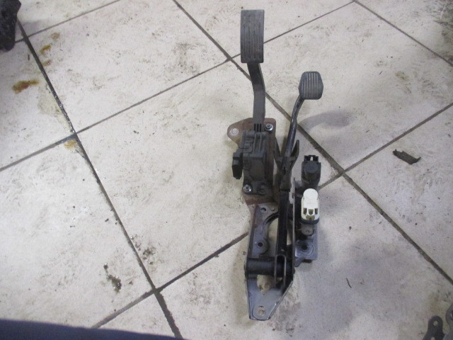 Педаль тормоза Ford Focus 2 2005-2008 на Ford Focus 2