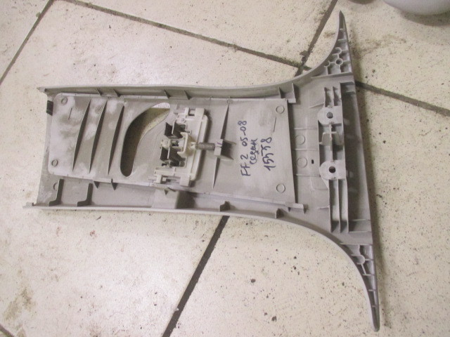 Обшивка стойки Ford Focus 2 2005-2008 4M51A24583B на Ford Focus 2