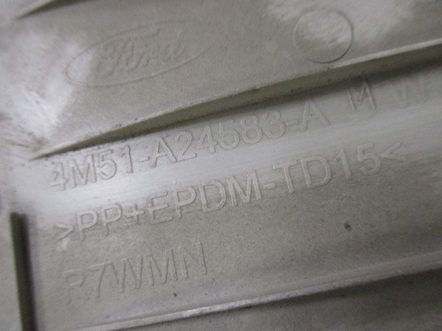 Обшивка стойки Ford Focus 2 2005-2008 4M51A24583B на Ford Focus 2