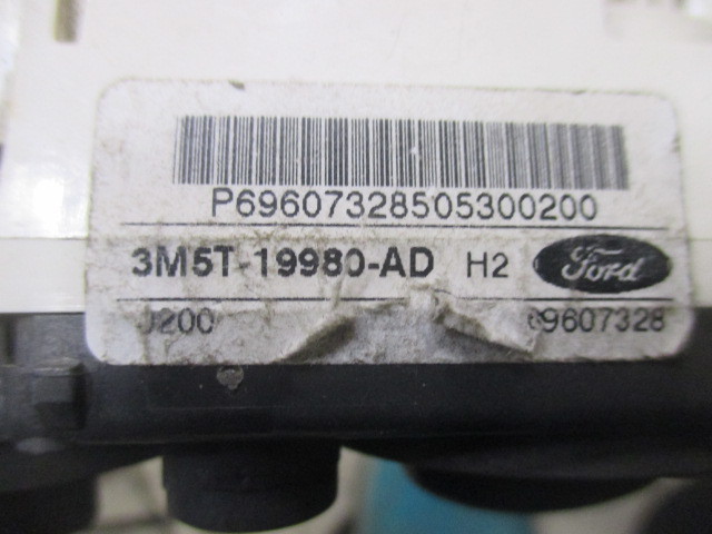 Блок управления климатической установкой Ford Focus 2 2005-2008   3M5T19980AD на Ford Focus 2