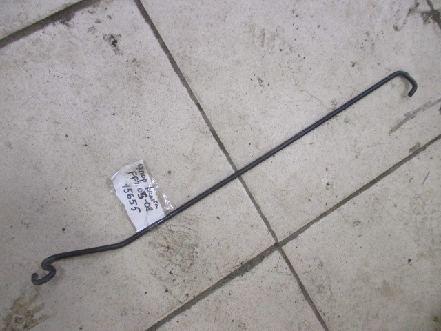 Держатель капота Ford Focus 2 2005-2008 на Ford Focus 2