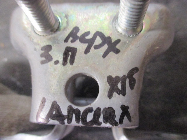 Петля двери Mitsubishi Lancer X 2007-н.в. на Mitsubishi Lancer X