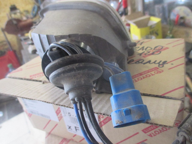 Фара противотуманная левая Toyota Land Cruiser Prado 120 2002-2009 на Toyota Land Cruiser Prado 120
